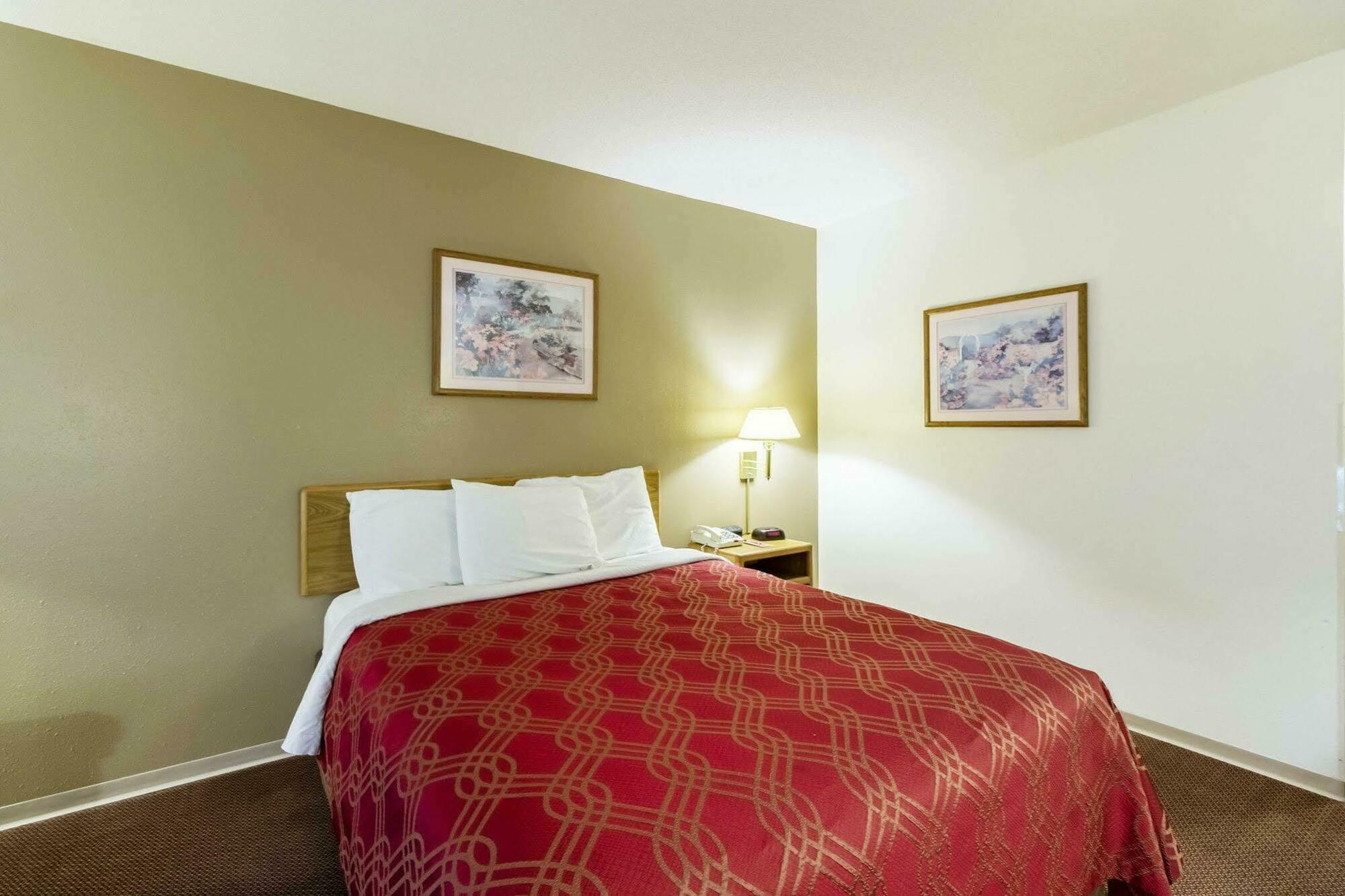 Econo Lodge Ortonville Екстер'єр фото