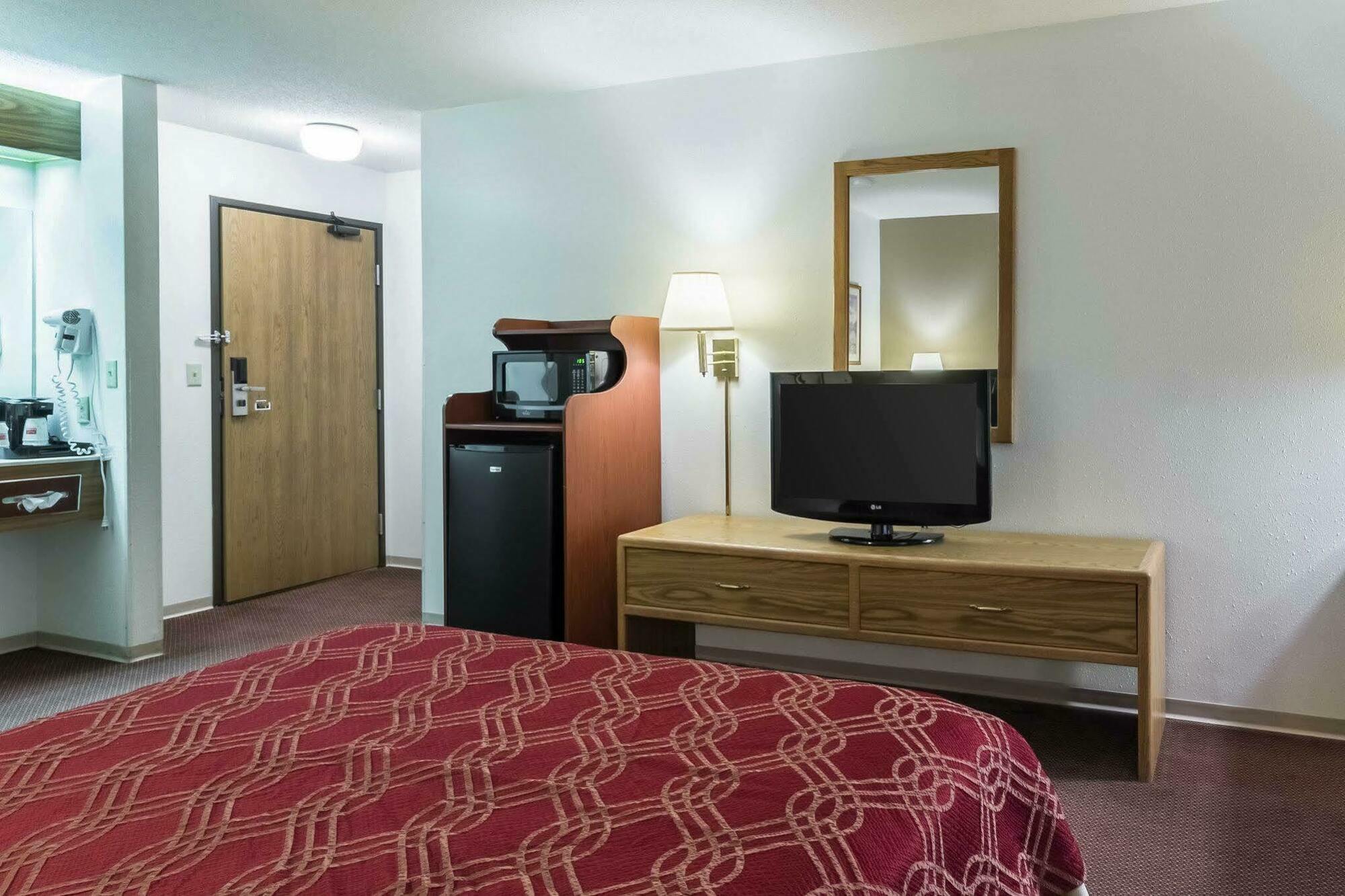 Econo Lodge Ortonville Екстер'єр фото